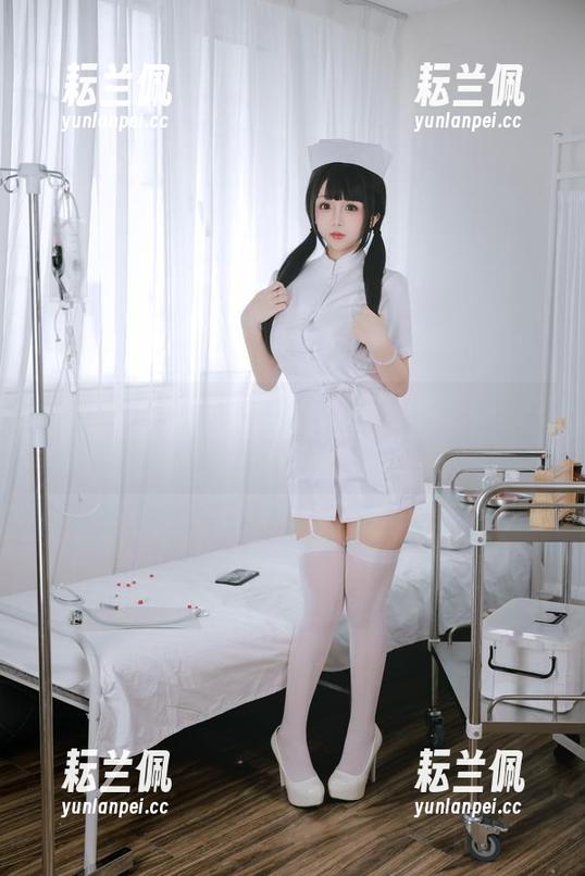 秘书日奈娇，还是个小可爱，全套图集带你发掘其职场的另一面!