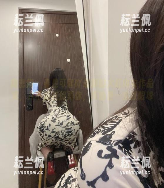 是可馨吖 微密圈 - 看是可馨吖最新的火红内衣作品集,并不是在捉弄你,真的是…很抓眼球。
