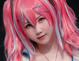 精选美图：看，是本末末带来的黑枪呆女仆！