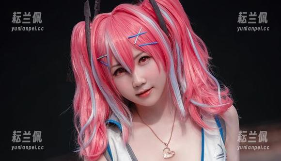 是本末末 精选美图:看,是本末末带来的黑枪呆女仆!