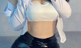 微密圈 – 桃沢樱呀的写真分享呀，很难不被这位女王吸引！你怎么看？