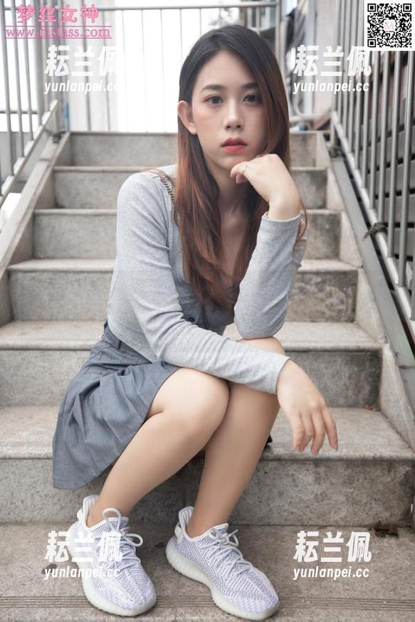 梦丝女神 - 苏柔，私房图集里的纯白，哦，那眼神，简直了。