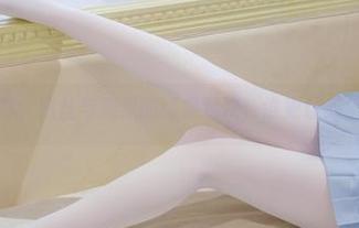 森萝财团精选：黑丝与美足的终极对决，谁更让人“脚”痒痒？