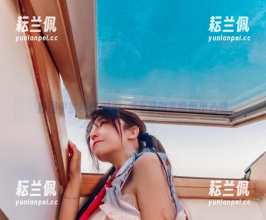 原图中的樱晚gigi-威士忌似乎能倒出心情