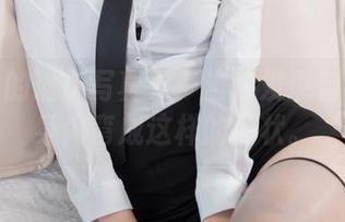 汪知子的瑜伽写真——当你发现自己能把身体弯成这样的形状。