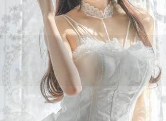 原图里，王羽杉和她的吊带背心私聊，资源都得小心翼翼收藏啊！