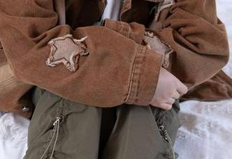 甜予摄影 – 板鞋合集里，小离的独特品味是一种荣耀也可以是一种挑战…更新中