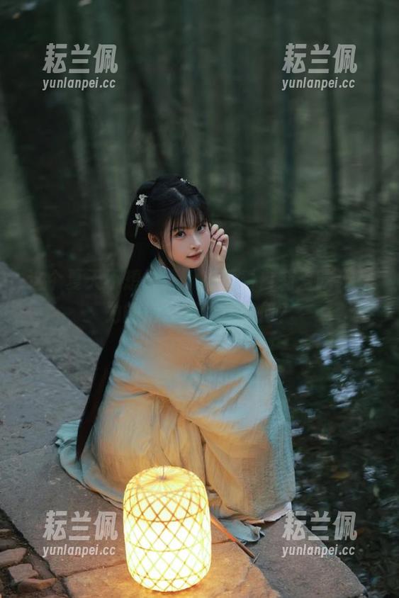 这个夏天不想被晒，来看看白莉爱吃巧克力的泳装资源集如何？