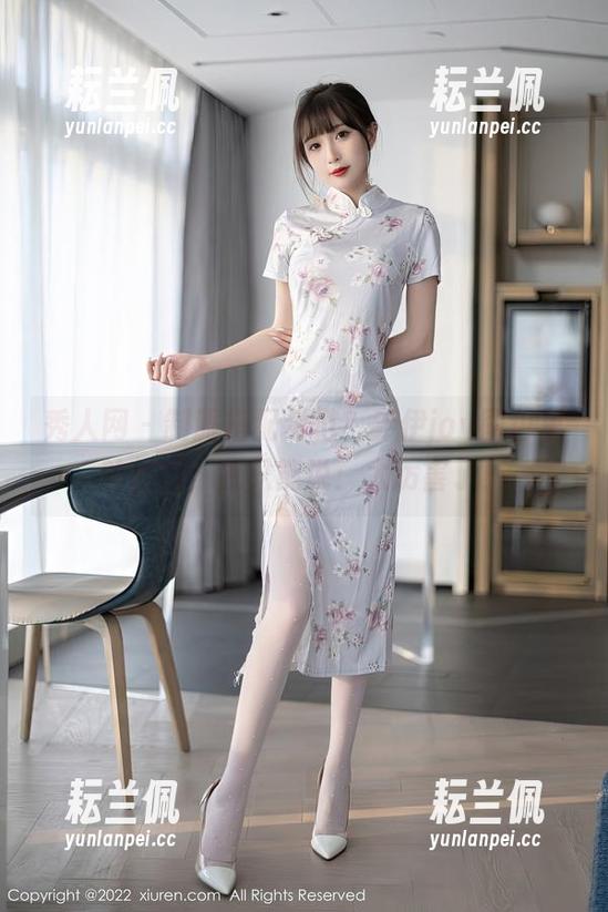秀人网 - 制服搭配示范？乔伊joy图包里的技巧，我只能说：太厉害了！