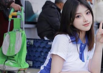 秀人网 – 高清允尔，校园的每个角落都被她征服了！