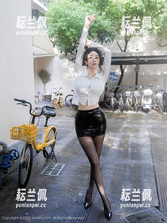 秀人网 - 校服中的南乔，忽然觉得好怀旧，高清写真集有点意思！