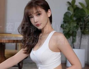 秀人网 – 在周于希Sally的夏日美图中，一不小心就溜进了清凉的水波里。