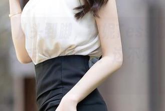 秀人网 – 从头到脚，安妮Tess的定制连衣裙图集：毛衣配裙子？这不是个好点子！