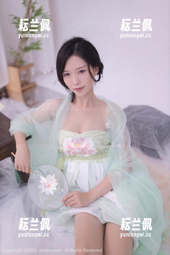 秀人网 - 更新通知：安然儿短裙集子，哈哈，今天又是一个坠入漩涡的日子。