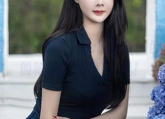 秀人网 – 林子欣freya的最新图包，真正的秘书风范和小心机！