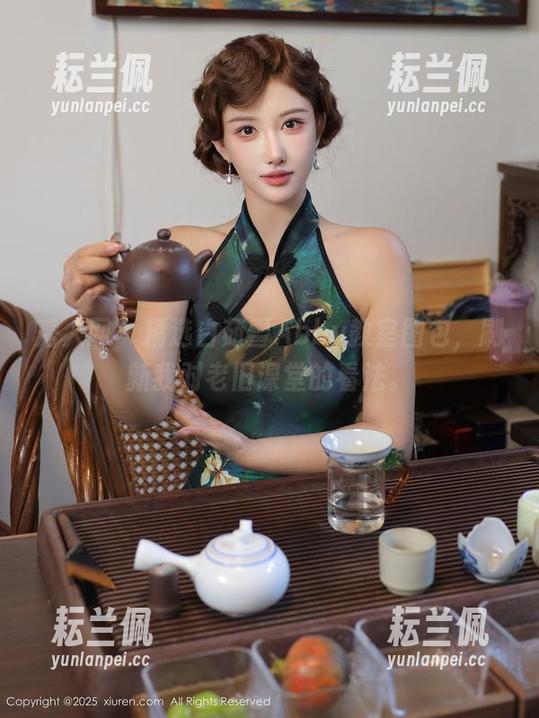 秀人网 - 精选白茹雪Abby教室图包，刷新我对老旧课堂的看法。