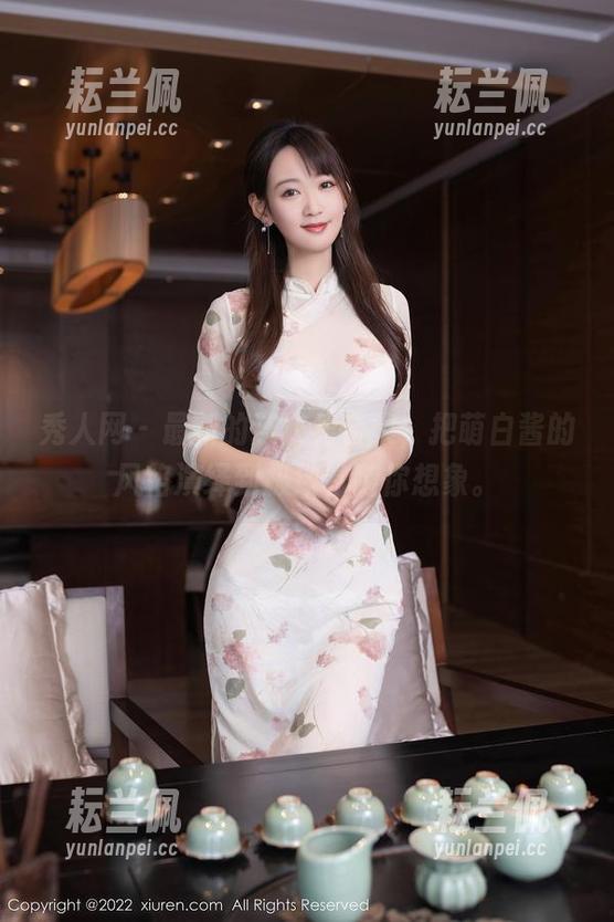 秀人网 - 最新的连衣裙合集，把萌白酱的风格演绎到极致，随你想象。