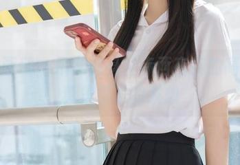 稚乖画册 – 吊带加身，赤西夜夜的高清写真集引发的联想