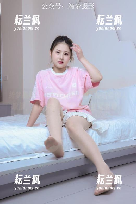 绮梦摄影 - 小艺连体衣亮相，能让看的人跺脚，原图竟然还有冤屈的凶猛表情。