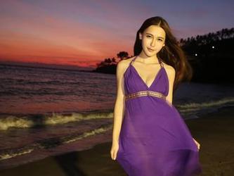 美媛馆 – 分享Manuela玛鲁娜奶牛写真：有时候，牛才是最懂找角度的那只！
