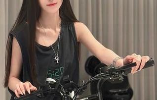 从没想过婚纱可以这么“玩”，腐团儿Ikaros的写真真的是给我开了眼！