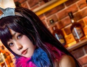 透明女仆的无声告白：芊川一笑MNK的套图怎么可以这么俏皮