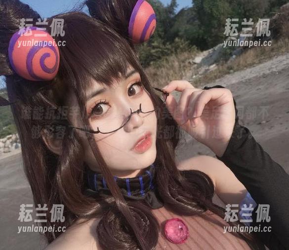 谁能抗拒芊川一笑MNK的美图？美足这词都不够形容了吧，干枯的目光都被吸引过来了。
