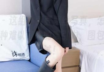 袜啵啵 – 这组小甜豆黑丝写真，怎么看都觉得有种难以言喻的吸引力，图包值得一试！