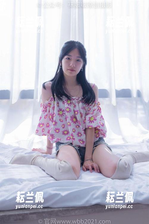 袜啵啵 - 当芝士的短肉丝遇见花絮：这个套图太欢乐了！