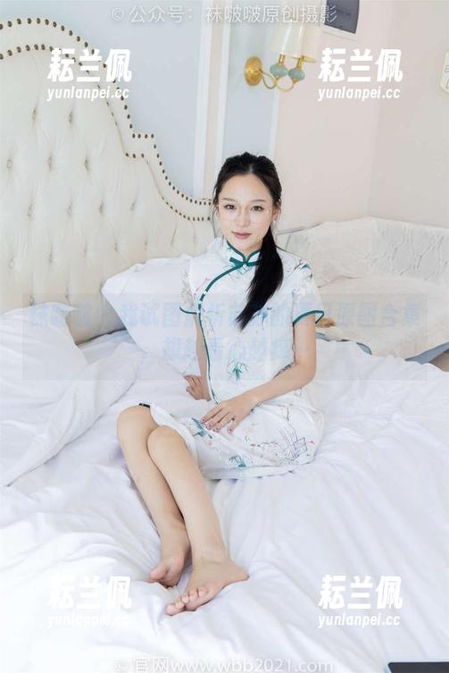 袜啵啵 - 我试图解析苏苏的夏日原图合集，却越看心越痒…