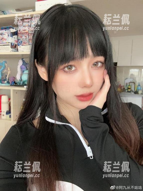 阿九从不咕咕的天台时光，高清图包里暗藏的朦胧感。