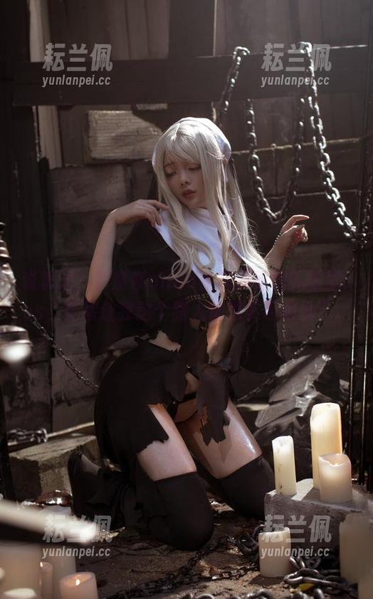 说真的，阿寨寨ninja在高颜值的礼服里cos，直接让我这个路人都想拿起相机了。