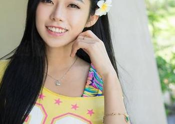 青豆客 – 施忆佳做的豹纹拼图，私房和图包都有点超现实