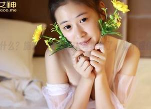 青豆客 – 什么？施忆佳又更新JK写真集了，难不成你还没抢到？