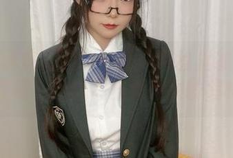 香草喵露露的职场修炼：网盘里的蓝色内衣裙，果然不是我想象的那样