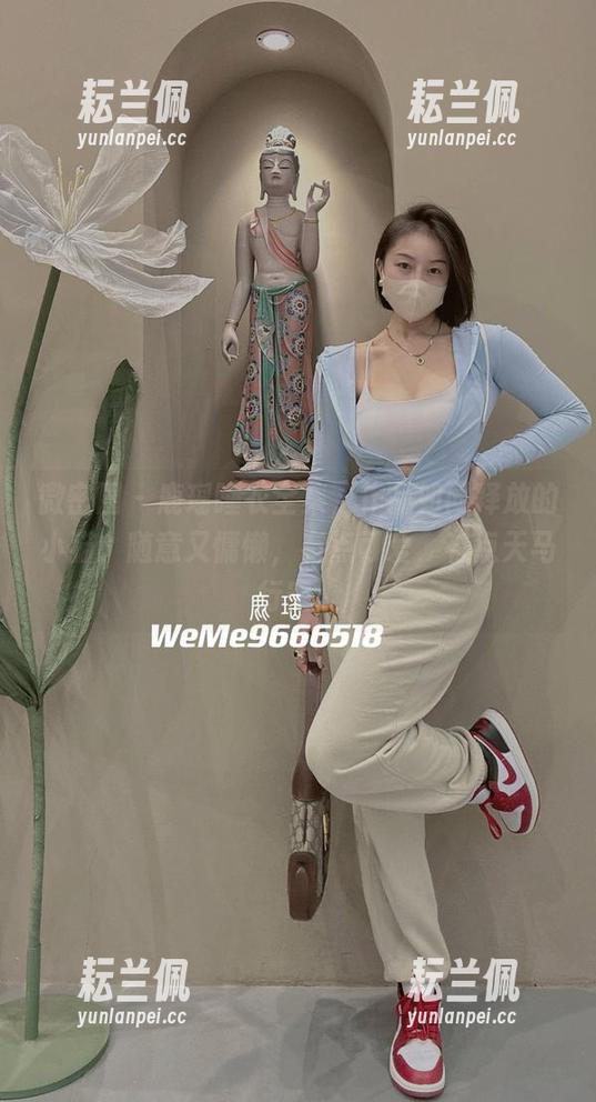 微密圈 - 鹿瑶睡衣全集，作品如同释放的小猫，随意又慵懒，有点可爱，有点天马行空。