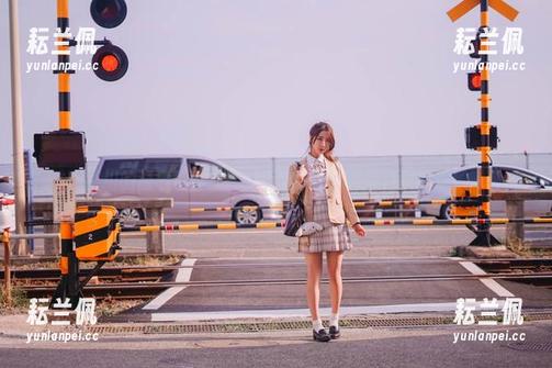 黑川的海岛写真集：绿色连衣裙比海浪还要震撼！